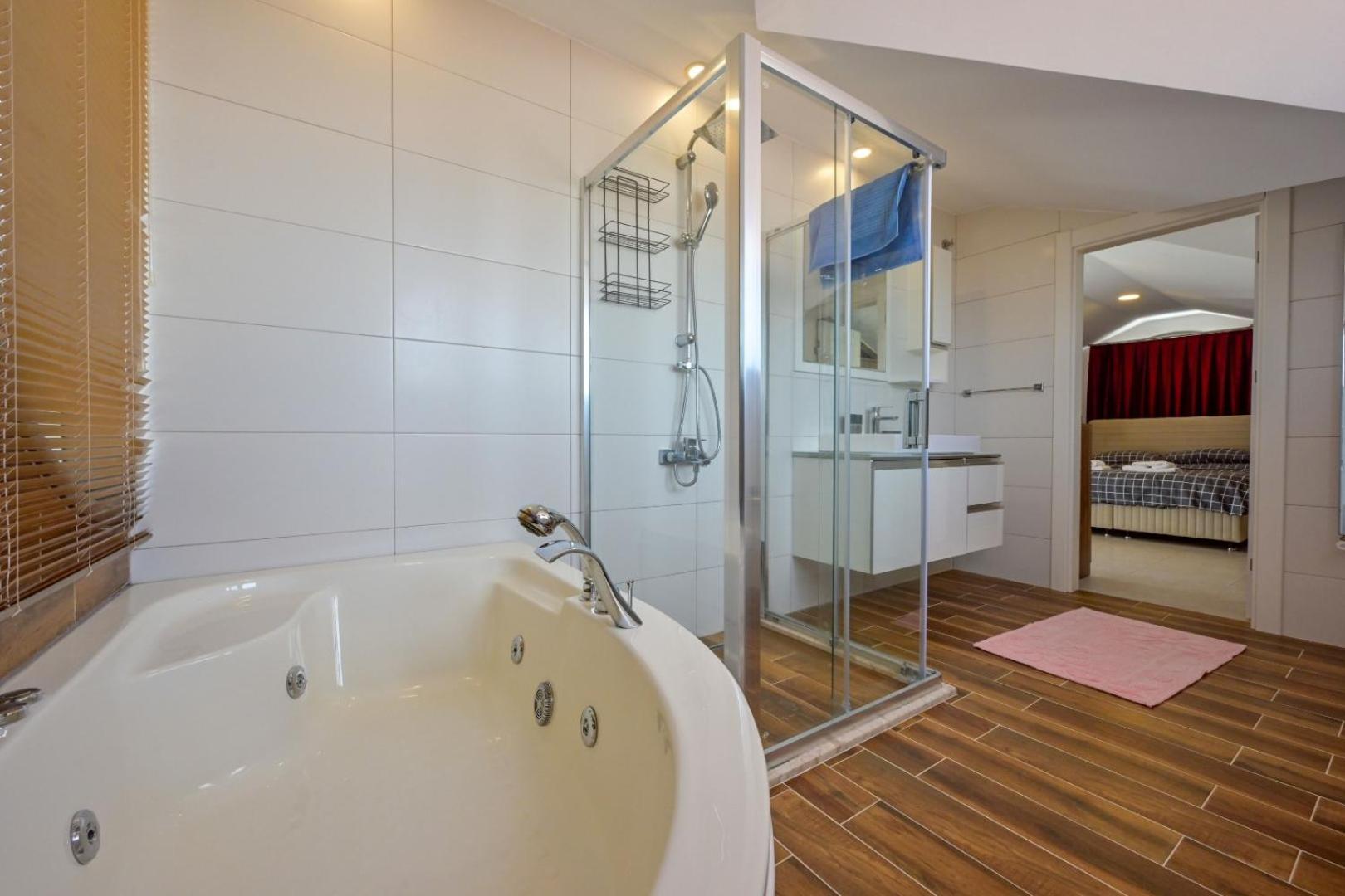 Lorenzo- 4 Bedroom Holiday Villa In Hisaronu 페티예 외부 사진