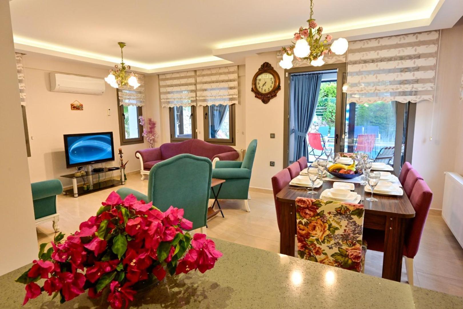 Lorenzo- 4 Bedroom Holiday Villa In Hisaronu 페티예 외부 사진